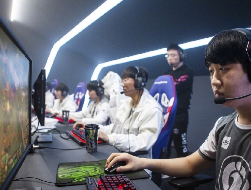 爱游戏欢迎页关于TheShy爆冷击败巴黎圣日耳曼，高光表现引爆全场！的信息